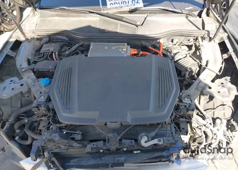 2019 Audi E-Tron Premium Plus z USA, uszkodzony, nr VIN WA1LABGE3KB022325